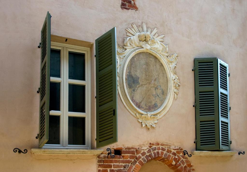 Domus Aurea Bed & Breakfast Saluzzo Bagian luar foto